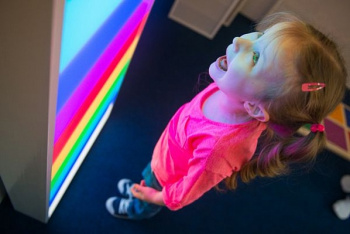 Интерактивная светозвуковая панель «Лестница света» фото 6078