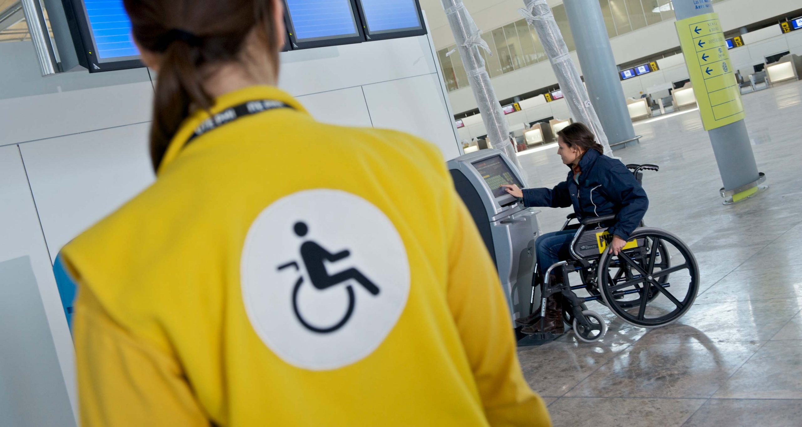 Помощь маломобильным пассажирам medportal. Транспорт для инвалидов. Доступность для инвалидов. Маломобильные в аэропорту. Транспорт для инвалидов колясочников.